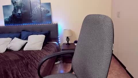 Snapshot of chaneljem chatting on December 3, 9:18 am chaneljem online show from December 3, 9:18 am