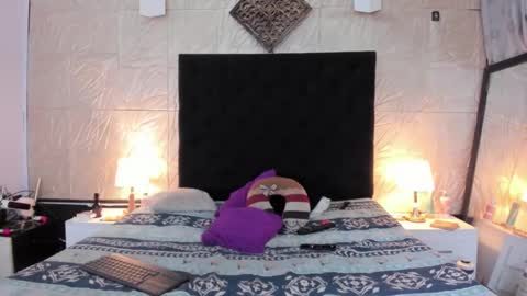 chanellejohnson_ online show from November 4, 10:20 pm