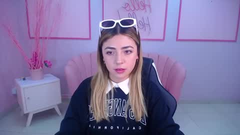 channel_blonde_a online show from December 9, 4:58 pm