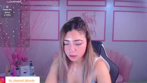 channel_blonde_a online show from January 11, 7:49 pm