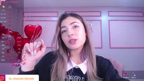 channel_blonde_a online show from February 4, 4:39 pm