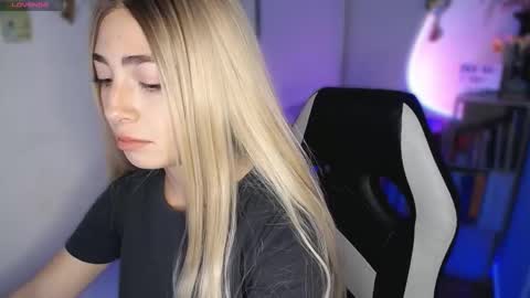 channel_blonde_a online show from October 15, 5:07 am