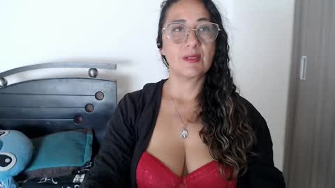 Snapshot of channel_moon9 chatting on January 19, 8:09 pm channel moon9 online show from January 19, 8:09 pm