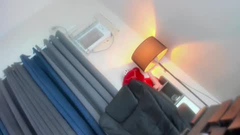 Snapshot of chantal_fuck chatting on September 18, 12:12 am chantal_fuck online show from September 18, 12:12 am