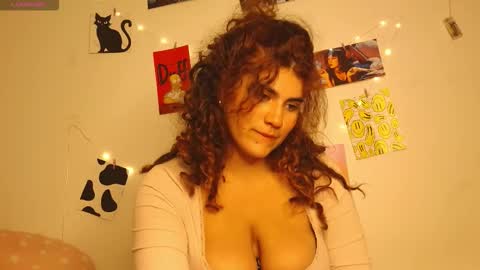 Snapshot of chantal_leon chatting on October 16, 3:40 am     online show from October 16, 3:40 am