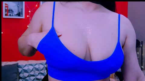 Snapshot of chantallovely chatting on January 19, 8:18 am The Queen online show from January 19, 8:18 am