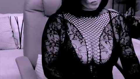 Snapshot of chantallovely chatting on October 5, 1:26 am The Queen online show from October 5, 1:26 am