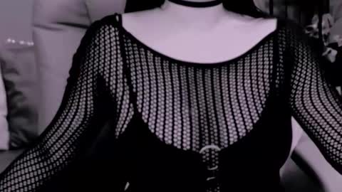 Snapshot of chantallovely chatting on October 29, 11:34 am The Queen online show from October 29, 11:34 am