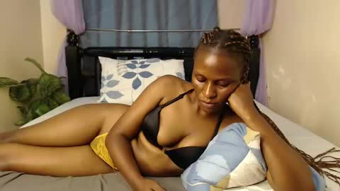 Chantel online show from December 6, 12:23 am