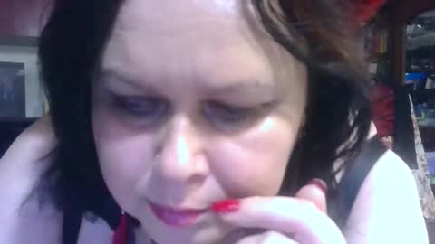 Snapshot of charleekendall chatting on November 5, 7:47 pm CharleeKendall online show from November 5, 7:47 pm