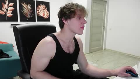 Snapshot of charles_dreams chatting on November 29, 9:40 pm CHARLES DREAMS online show from November 29, 9:40 pm