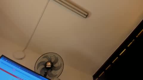 Snapshot of charlie_eusse chatting on February 27, 7:23 am charlie eusse online show from February 27, 7:23 am