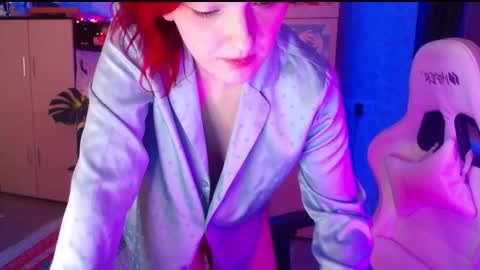 Snapshot of charlie_wtf chatting on December 23, 9:08 pm charlie online show from December 23, 9:08 pm