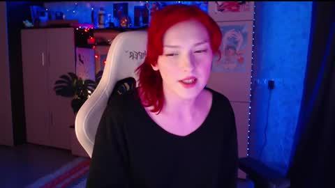 Snapshot of charlie_wtf chatting on January 11, 8:43 pm charlie online show from January 11, 8:43 pm