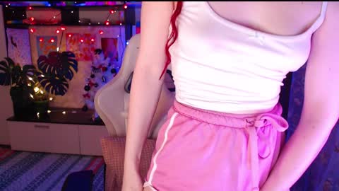 Snapshot of charlie_wtf chatting on January 25, 8:10 pm charlie online show from January 25, 8:10 pm