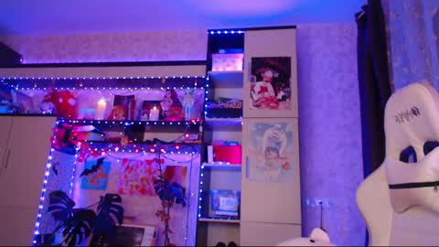 Snapshot of charlie_wtf chatting on November 29, 9:51 pm charlie online show from November 29, 9:51 pm