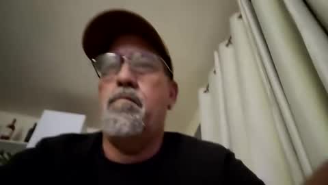 Snapshot of charliebroun chatting on February 18, 2:49 am charliebroun online show from February 18, 2:49 am