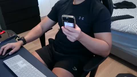 charliekkw online show from November 13, 8:30 pm