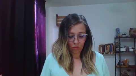 Snapshot of charlot_ponze chatting on September 29, 8:02 pm charlott online show from September 29, 8:02 pm