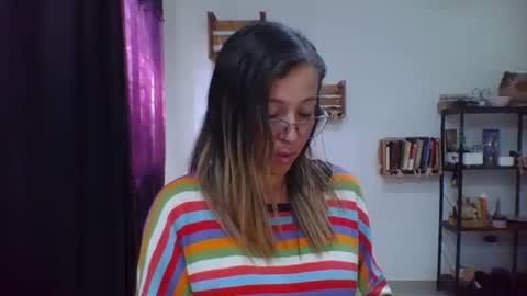 Snapshot of charlot_ponze chatting on November 24, 7:24 pm charlott online show from November 24, 7:24 pm