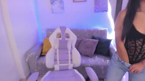    online show from October 1, 4:02 pm