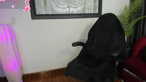 Charlote online show from March 3, 6:01 pm