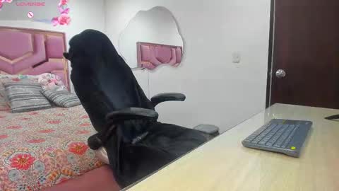 Charlote online show from November 26, 11:44 am