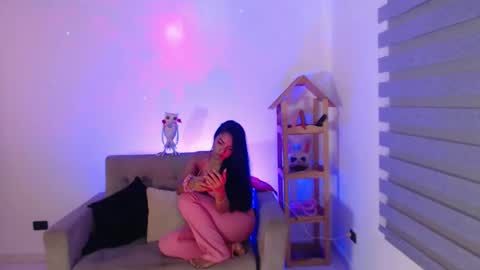 Snapshot of charlott_hotx chatting on October 7, 9:45 pm charlott online show from October 7, 9:45 pm