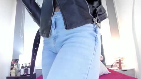 Snapshot of charlott_lens chatting on November 11, 3:56 pm Charlott online show from November 11, 3:56 pm