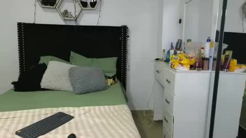 charlotte_027 online show from February 13, 3:35 am