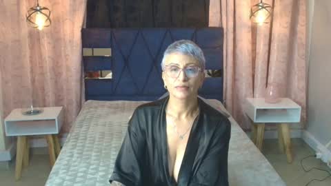 Snapshot of charlotte__gray chatting on December 5, 8:01 am CHARLOTTE GRAY online show from December 5, 8:01 am