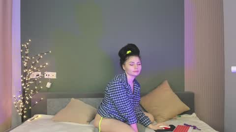 Charlotte online show from February 2, 10:35 am