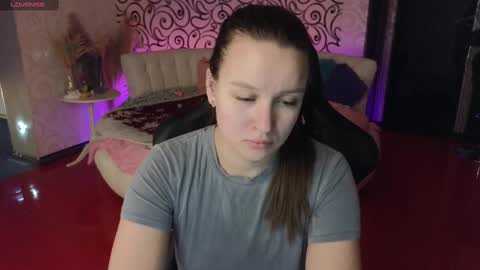 Snapshot of charlotte_ekman chatting on February 19, 10:42 pm Charlotte online show from February 19, 10:42 pm