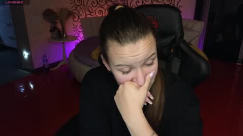 Snapshot of charlotte_ekman chatting on October 14, 3:13 pm Charlotte online show from October 14, 3:13 pm