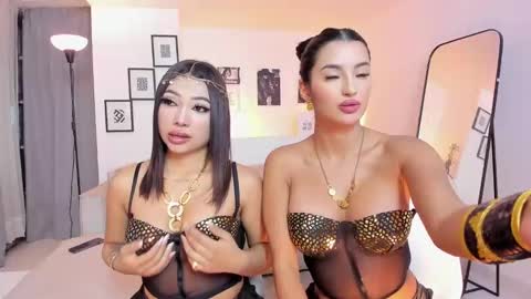 Snapshot of charlotte_es chatting on November 2, 12:02 am Charlotte online show from November 2, 12:02 am