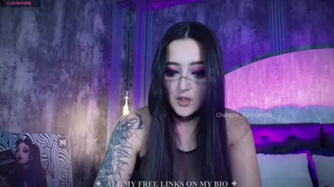 Snapshot of charlotte_germanotta_ chatting on January 20, 5:06 pm Charlotte online show from January 20, 5:06 pm