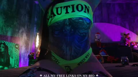 Snapshot of charlotte_germanotta_ chatting on November 19, 4:29 pm Charlotte online show from November 19, 4:29 pm