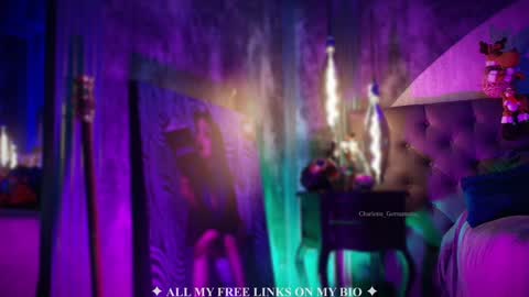 Snapshot of charlotte_germanotta_ chatting on November 24, 6:18 pm Charlotte online show from November 24, 6:18 pm