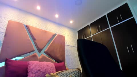 Charlotte Icee online show from January 13, 5:55 pm