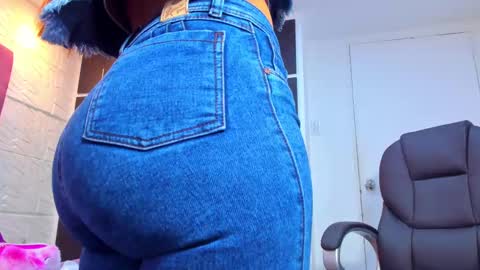 Charlotte Icee online show from November 14, 4:17 pm