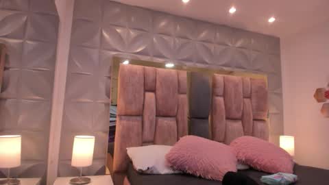 Charlotte Icee online show from March 19, 2:32 pm