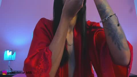 Snapshot of charlotte_kisss chatting on December 27, 11:10 pm Charlotte online show from December 27, 11:10 pm