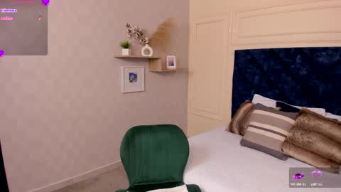 Charlotte Mayers online show from September 12, 11:32 am