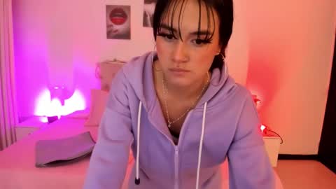 charlotte_rider_ online show from December 18, 3:01 am