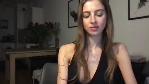 Charlotte Roche online show from February 19, 3:27 pm