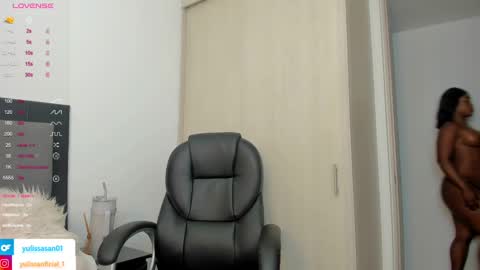 Snapshot of charlotte_tiller chatting on March 10, 4:07 am Yuli online show from March 10, 4:07 am