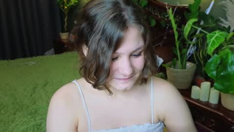 Snapshot of charlotte_wow chatting on December 22, 4:59 pm Charlotte online show from December 22, 4:59 pm