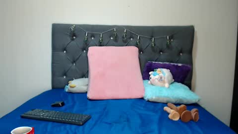 charlottee07 online show from September 12, 3:28 am