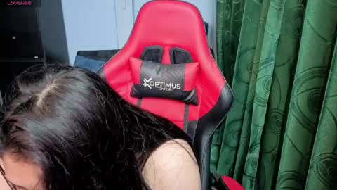 Snapshot of charlottee_lovee69 chatting on May 16, 6:10 am Natalia online show from May 16, 6:10 am