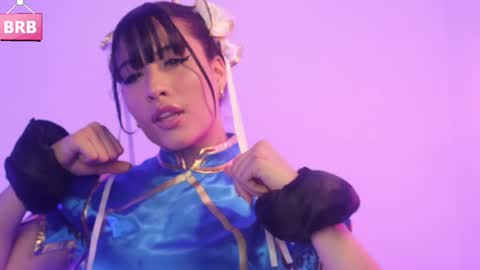 Snapshot of charlottejackson chatting on December 19, 10:02 am ill be online tomorrow December 1st online show from December 19, 10:02 am